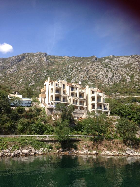Keystone Apartments Donji Morinj Exterior foto